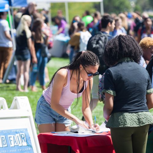 student life club fair